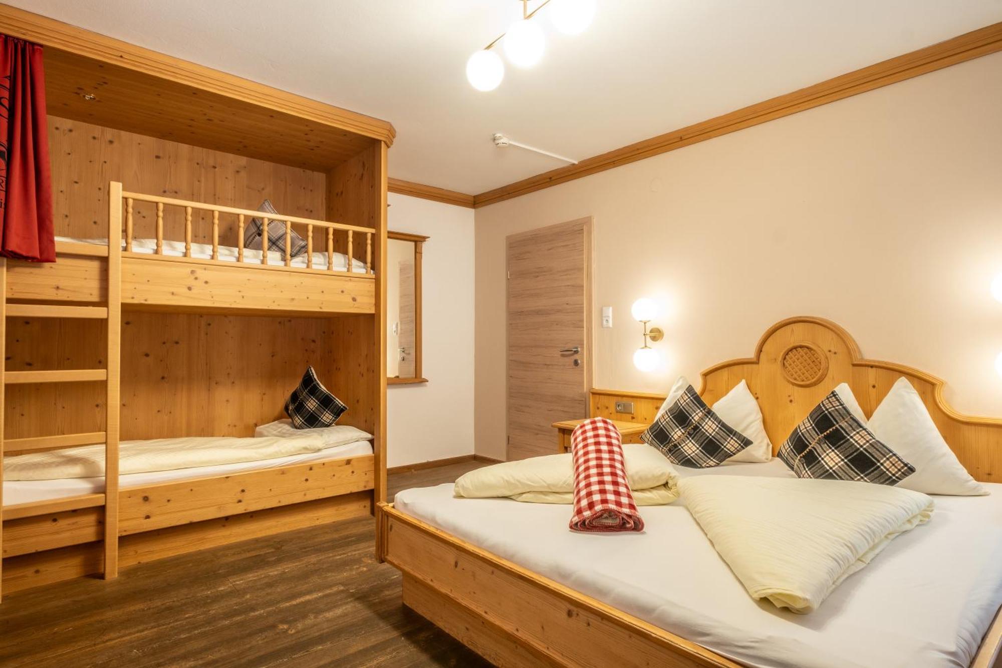 Mara'S Little Boutique Sleepover - Budget Holiday Home Kaprun Chambre photo